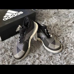 Adidas adizero Ubersonic 3 m , size 6.5